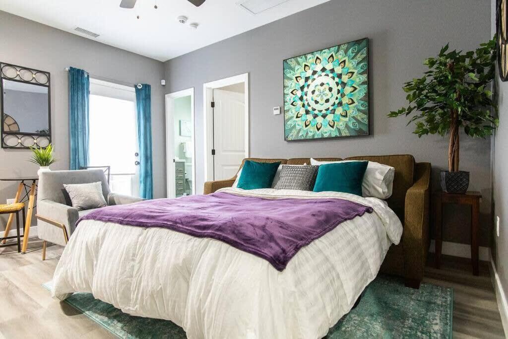 Restaurants-Pets-Professionals-Fastwifi-A C-Patios Apartment San Diego Exterior photo
