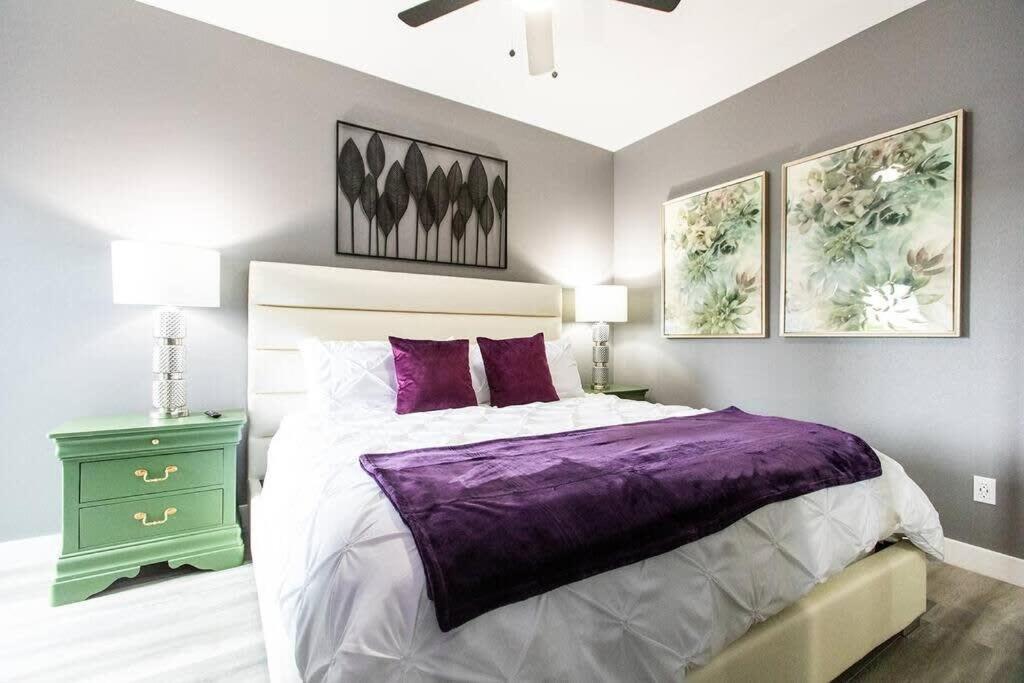 Restaurants-Pets-Professionals-Fastwifi-A C-Patios Apartment San Diego Exterior photo